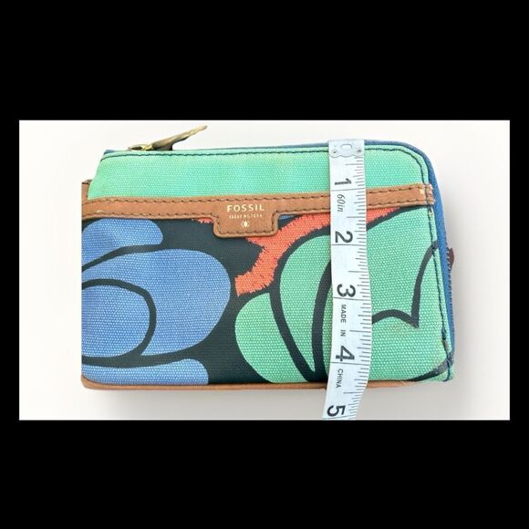 Fossil Floral Women’s Wristlet Wallet - Picture 6 of 6